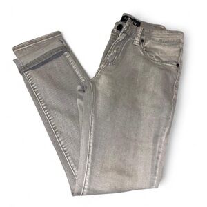 Like New, Platform Gray ripped/faded Skinny Jeans in a Men’s Size W-29 L-30.
